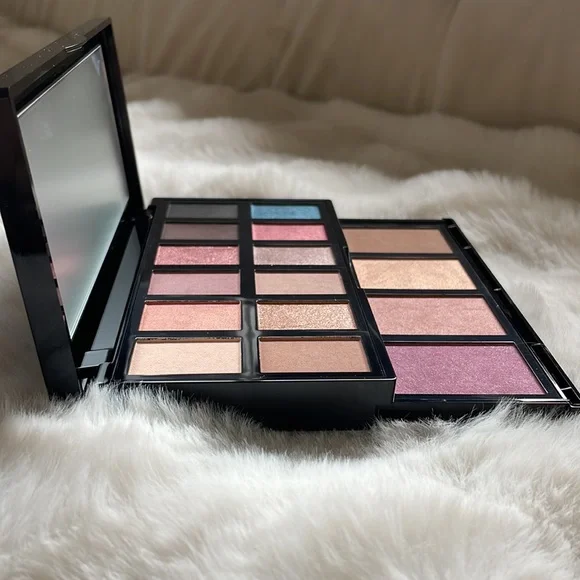 Lancome eye and face palette - Picture 3 of 5